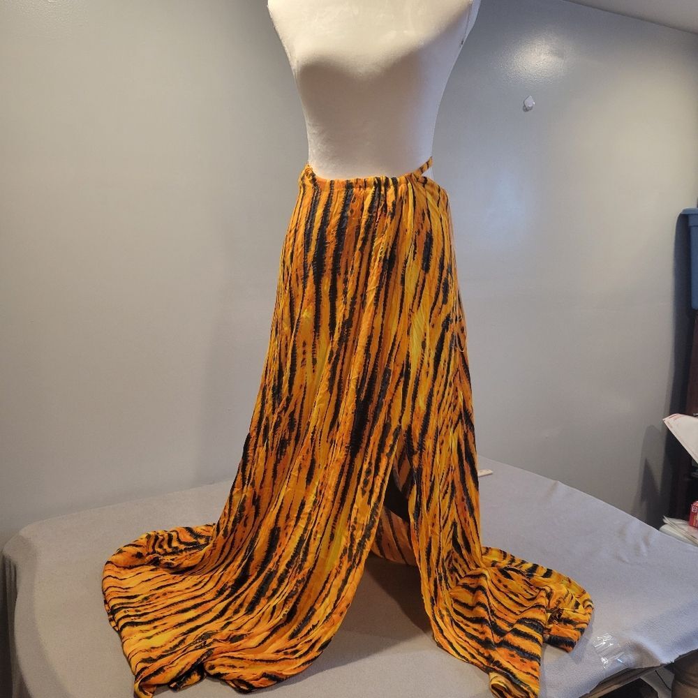 Lilly's Kloset Maxi Skirt Size Medium